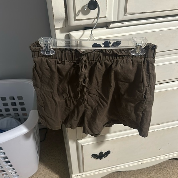 Green shorts - Picture 1 of 2